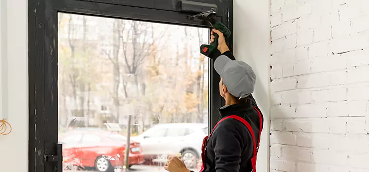 Comprehensive Door Closer Services in Saint-Raymond, QC